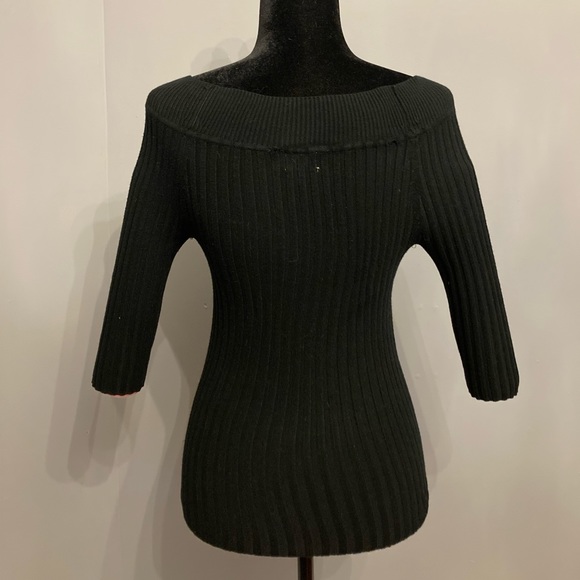 Gently Worn MOSSIMO SUPPLY CO. Black Off The Shoulder 3/4 Sleeve Sweater, size S - Picture 2 of 5